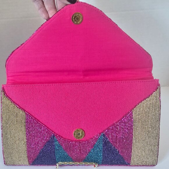 Beaded Geometric Print Fuschia Clutch w/Detachable Chain Strap - Picture 2 of 6